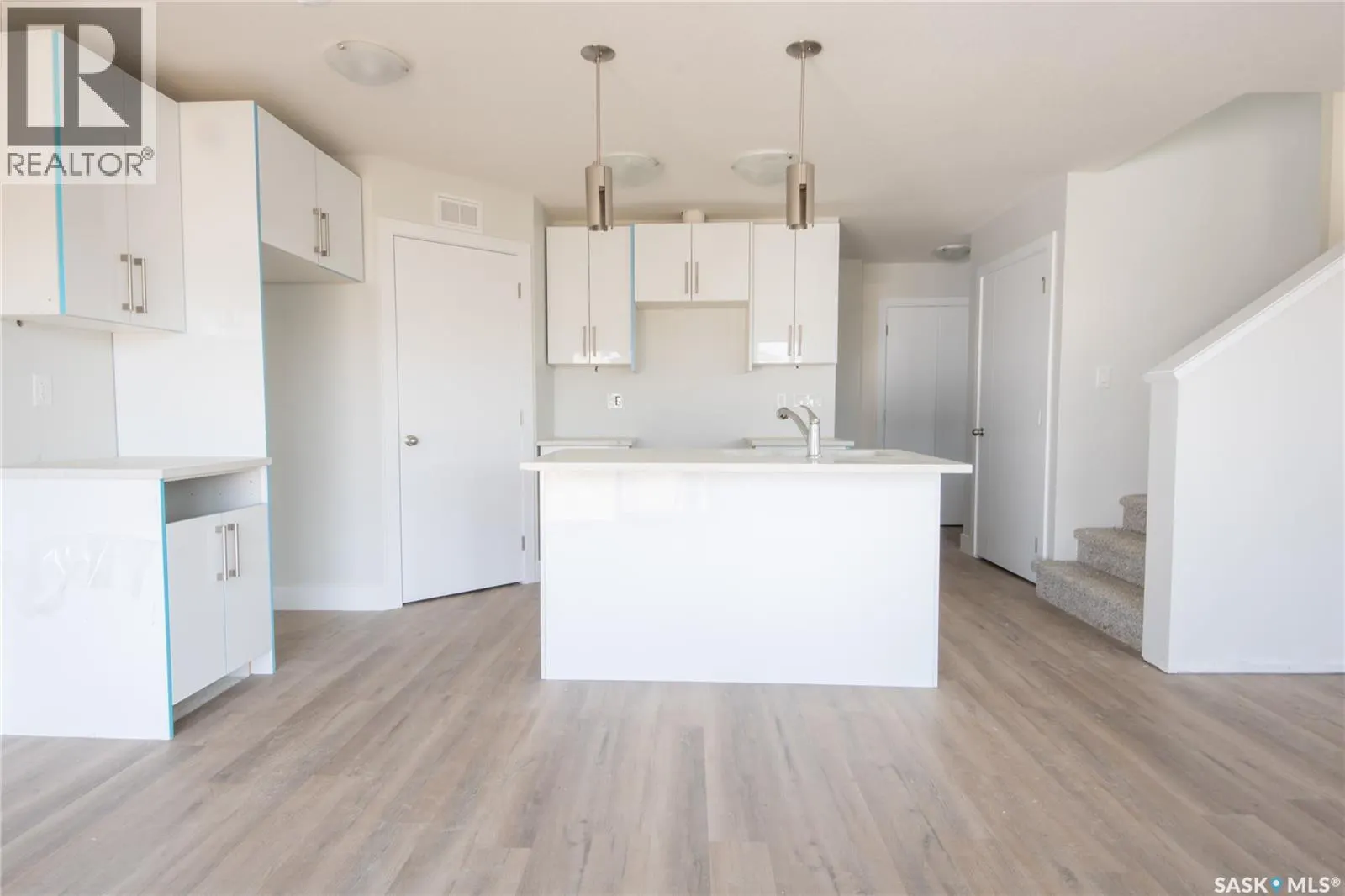 111 Stromberg CRESCENT
