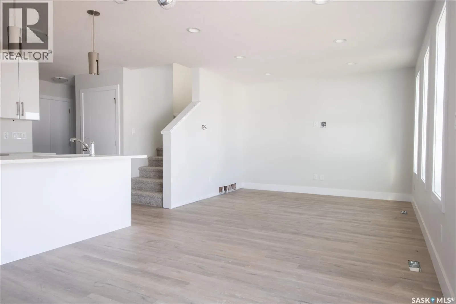 111 Stromberg CRESCENT