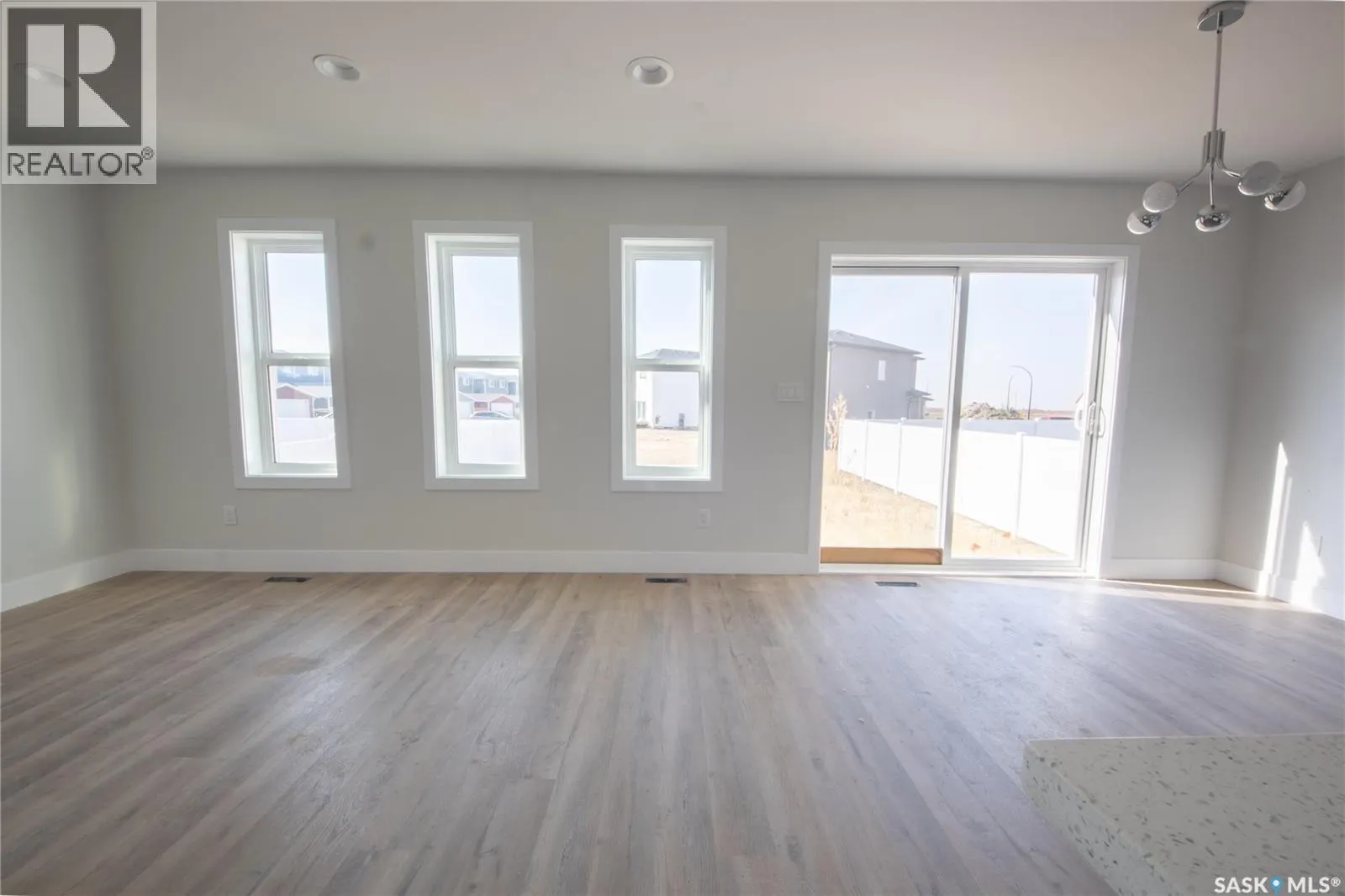111 Stromberg CRESCENT