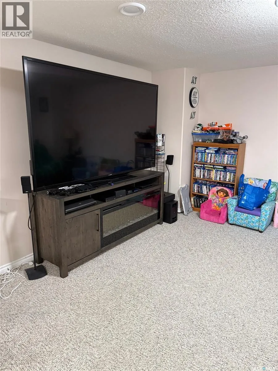 121 18th STREET W
