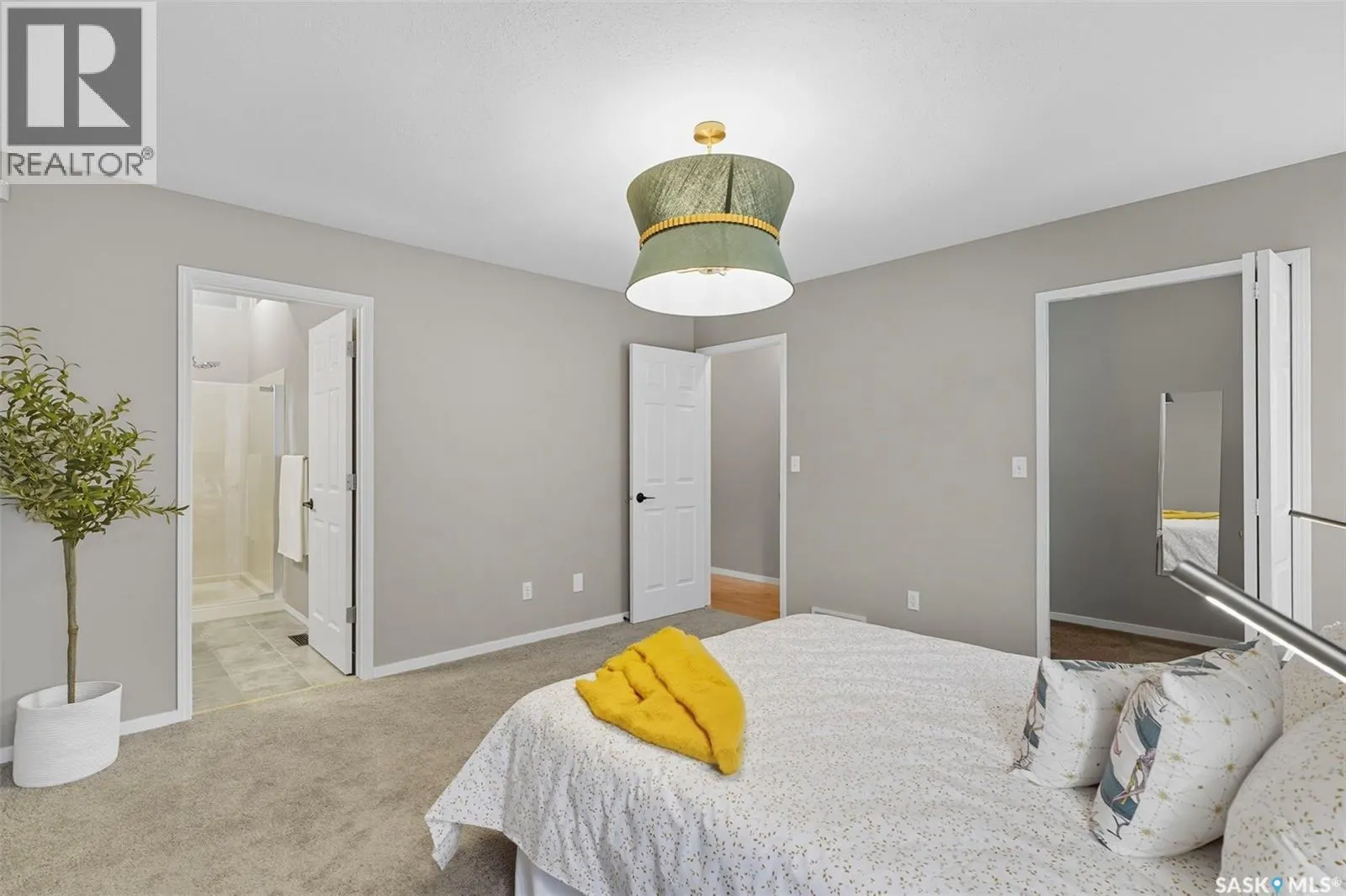 302 Blackthorn CRESCENT