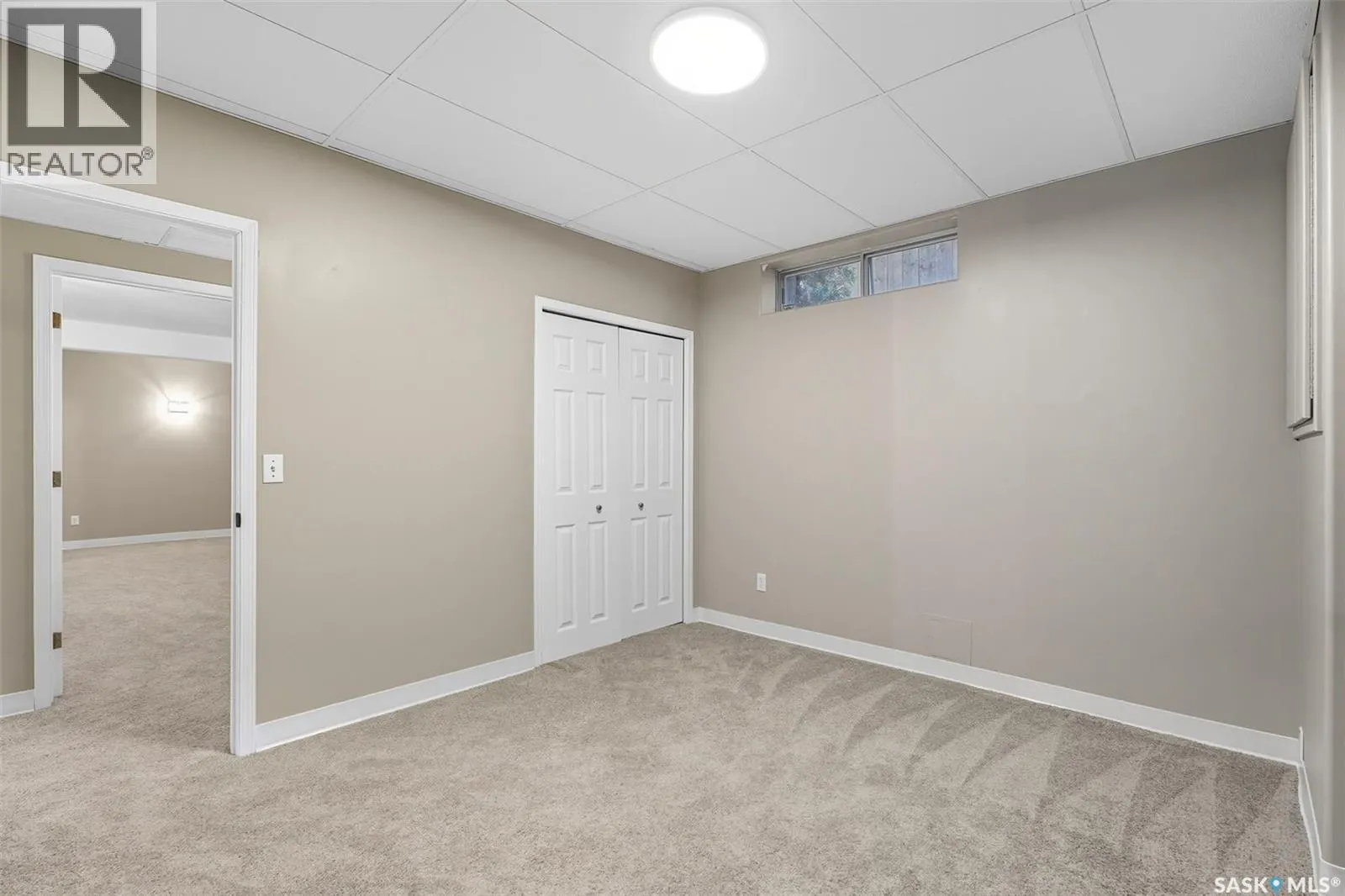 302 Blackthorn CRESCENT