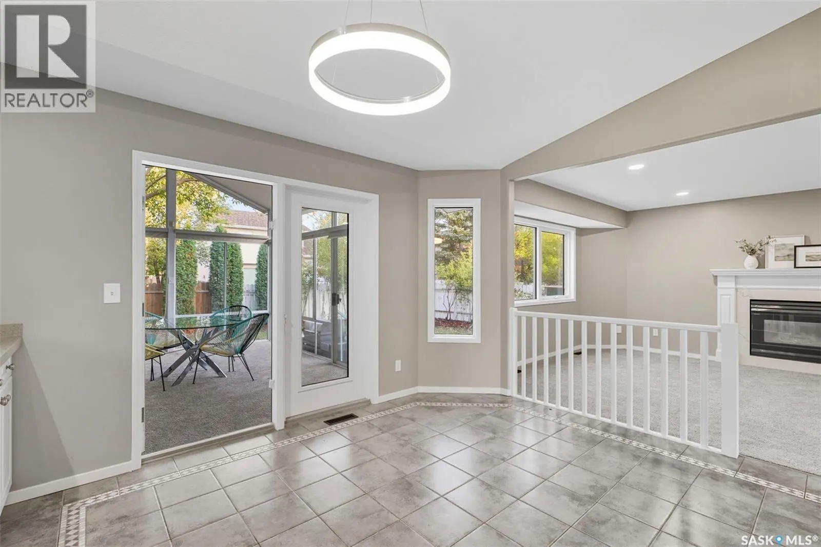 302 Blackthorn CRESCENT