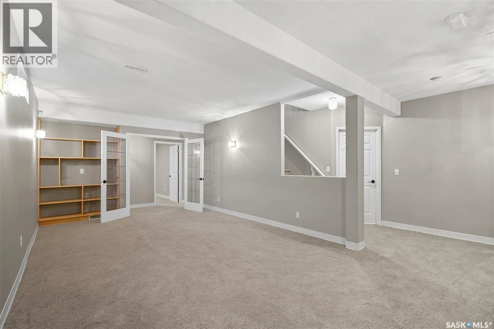 302 Blackthorn CRESCENT