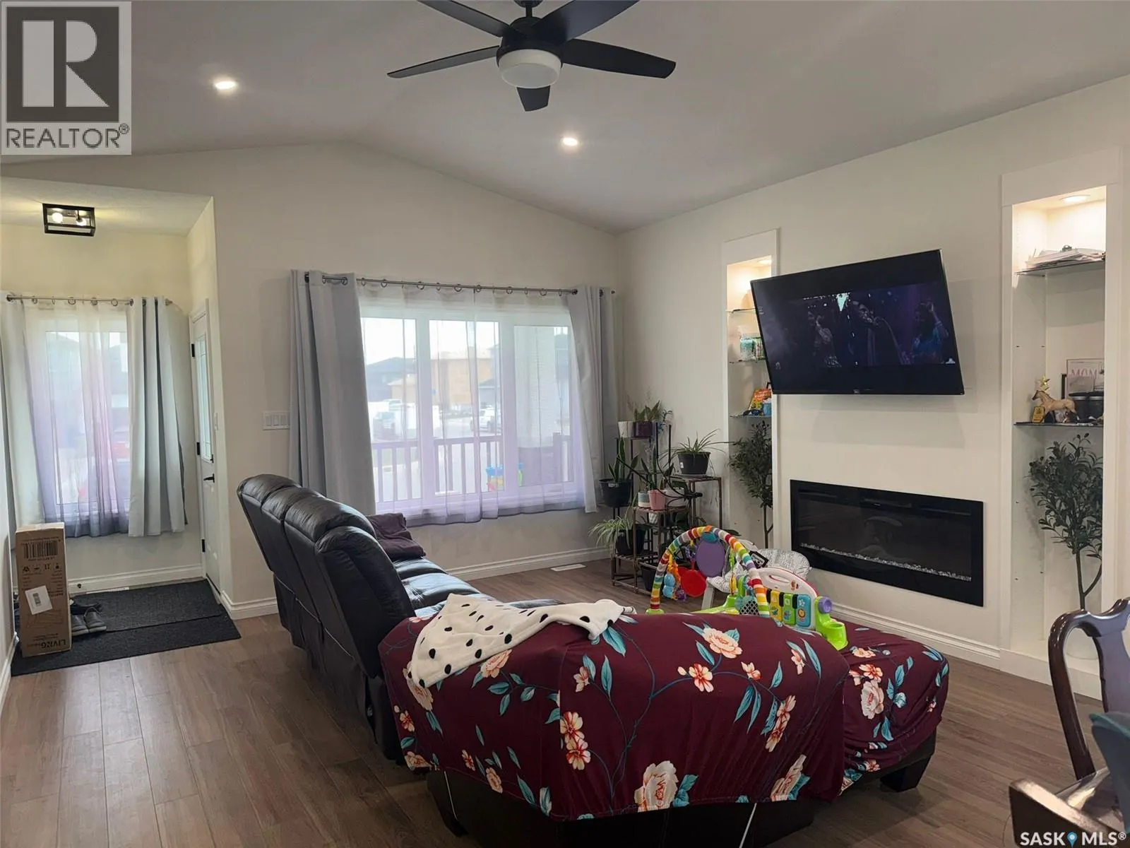 5400 E Boyer BAY