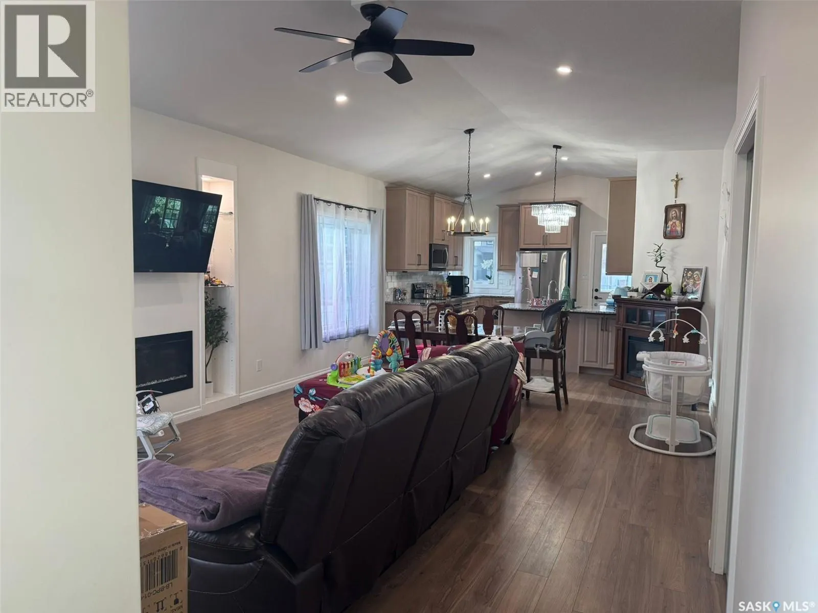 5400 E Boyer BAY