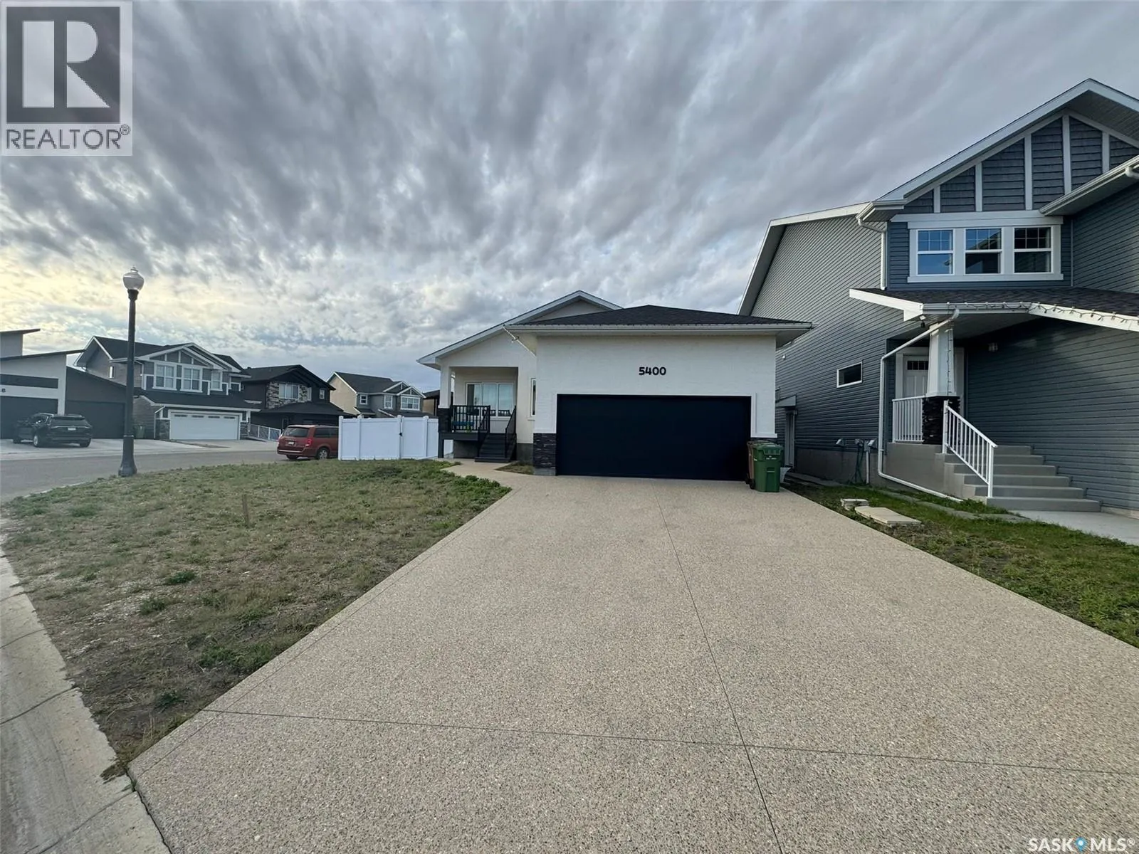 5400 E Boyer BAY
