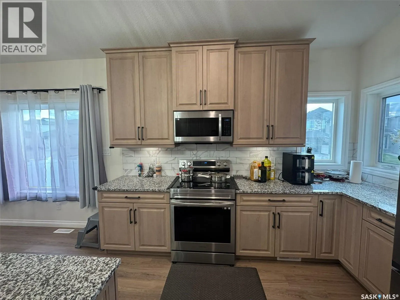 5400 E Boyer BAY