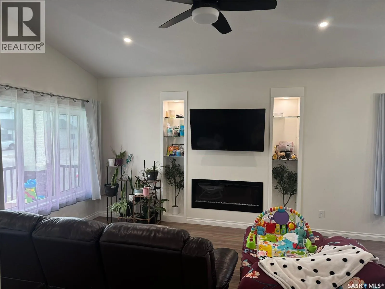 5400 E Boyer BAY