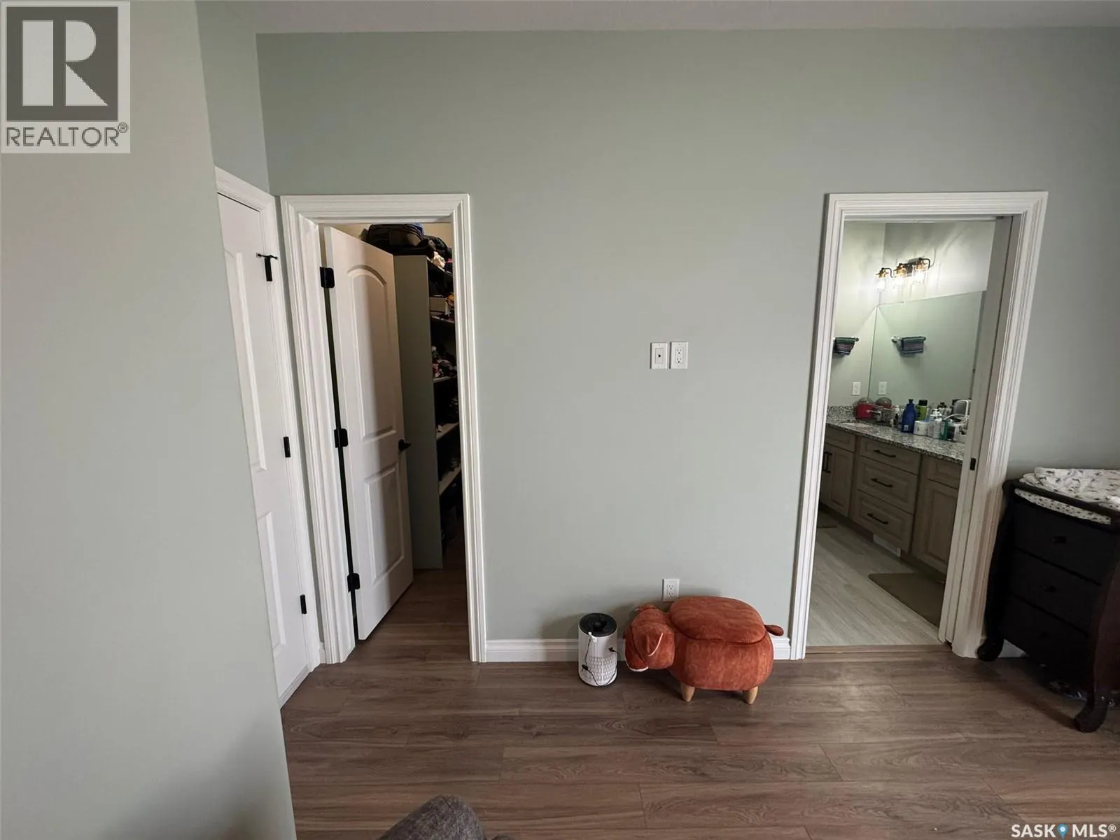 5400 E Boyer BAY