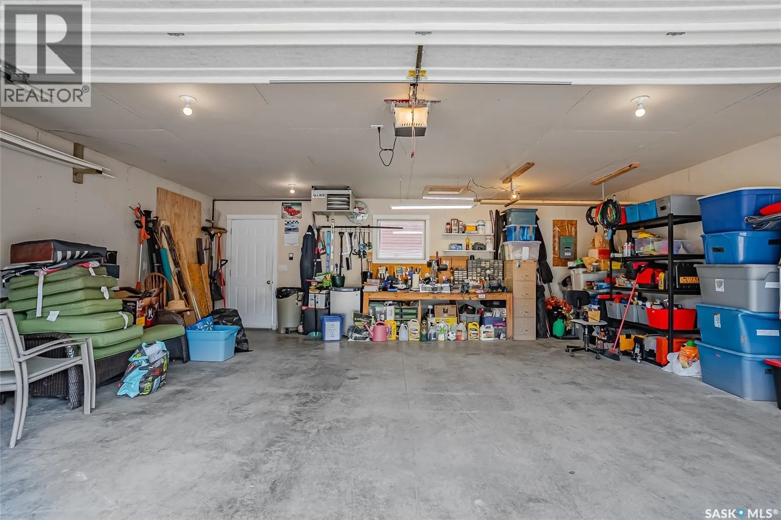 407 Golden Willow WAY