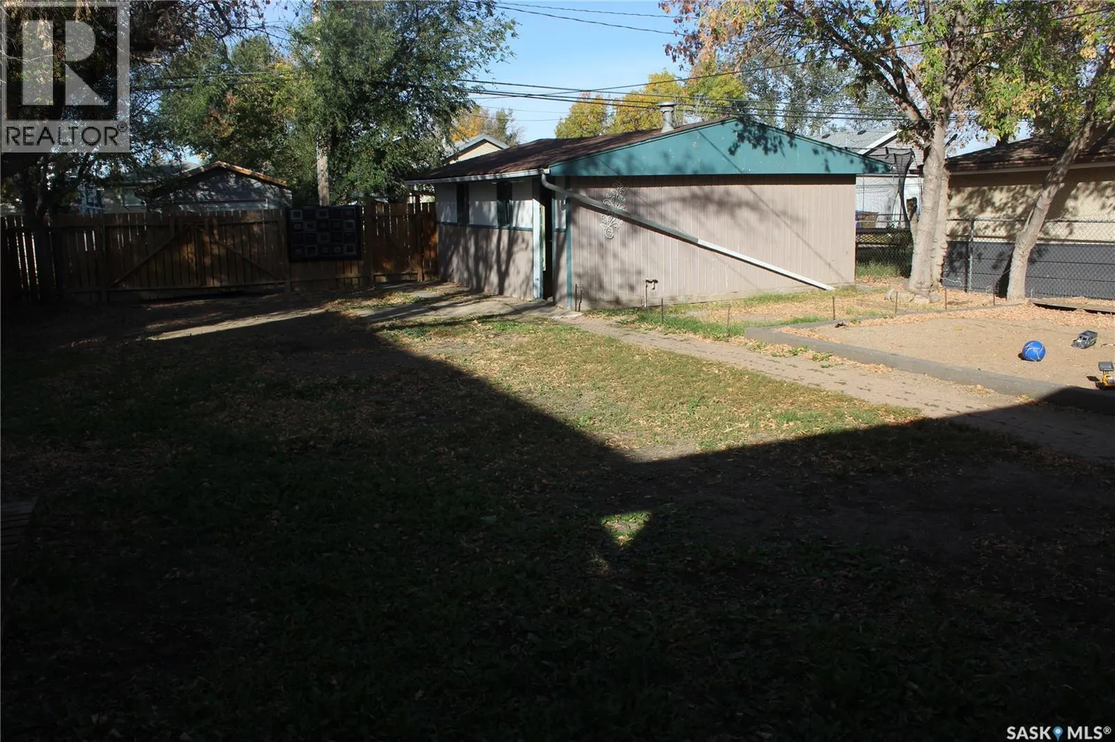 1064 Lindsay STREET