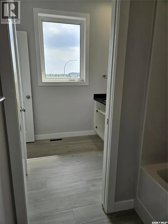 846 Delaet BAY