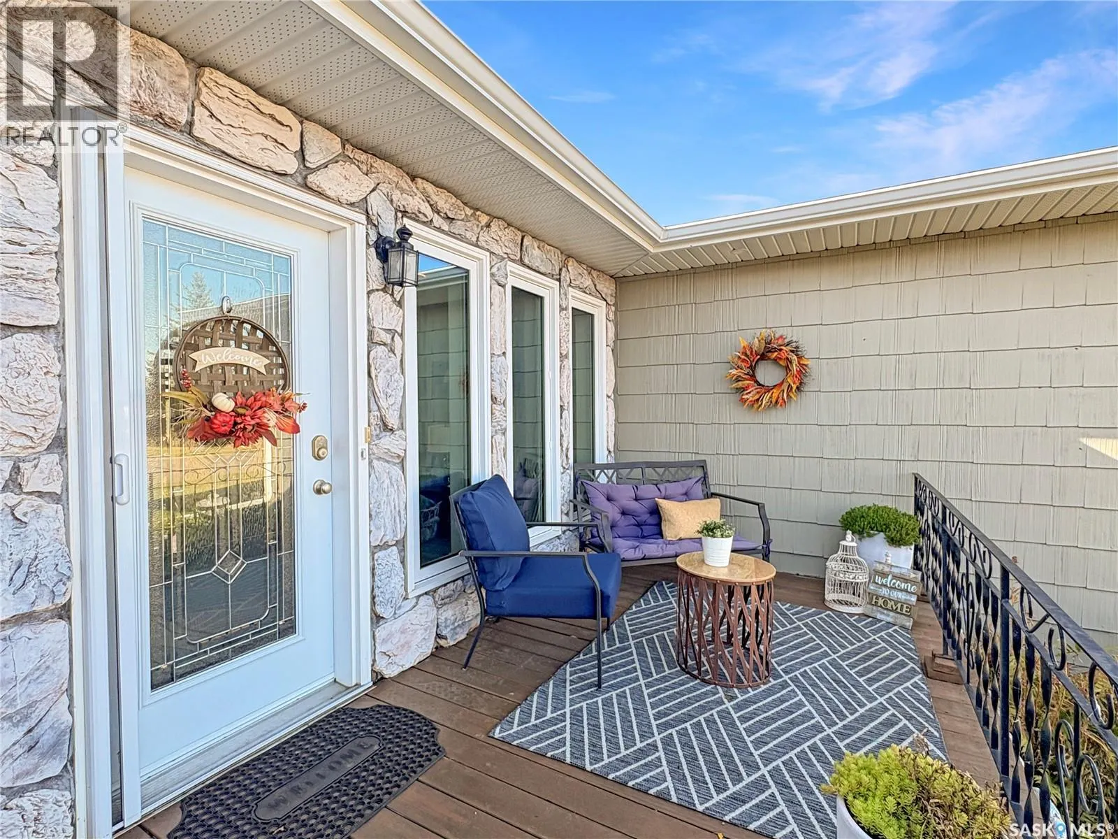 241 Riverbend CRESCENT