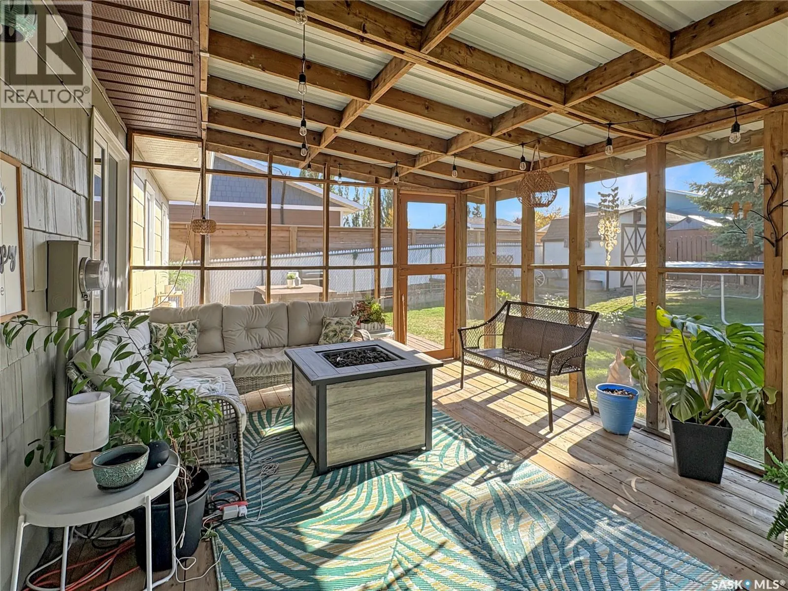 241 Riverbend CRESCENT