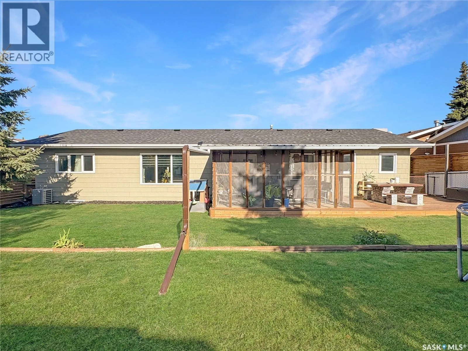 241 Riverbend CRESCENT