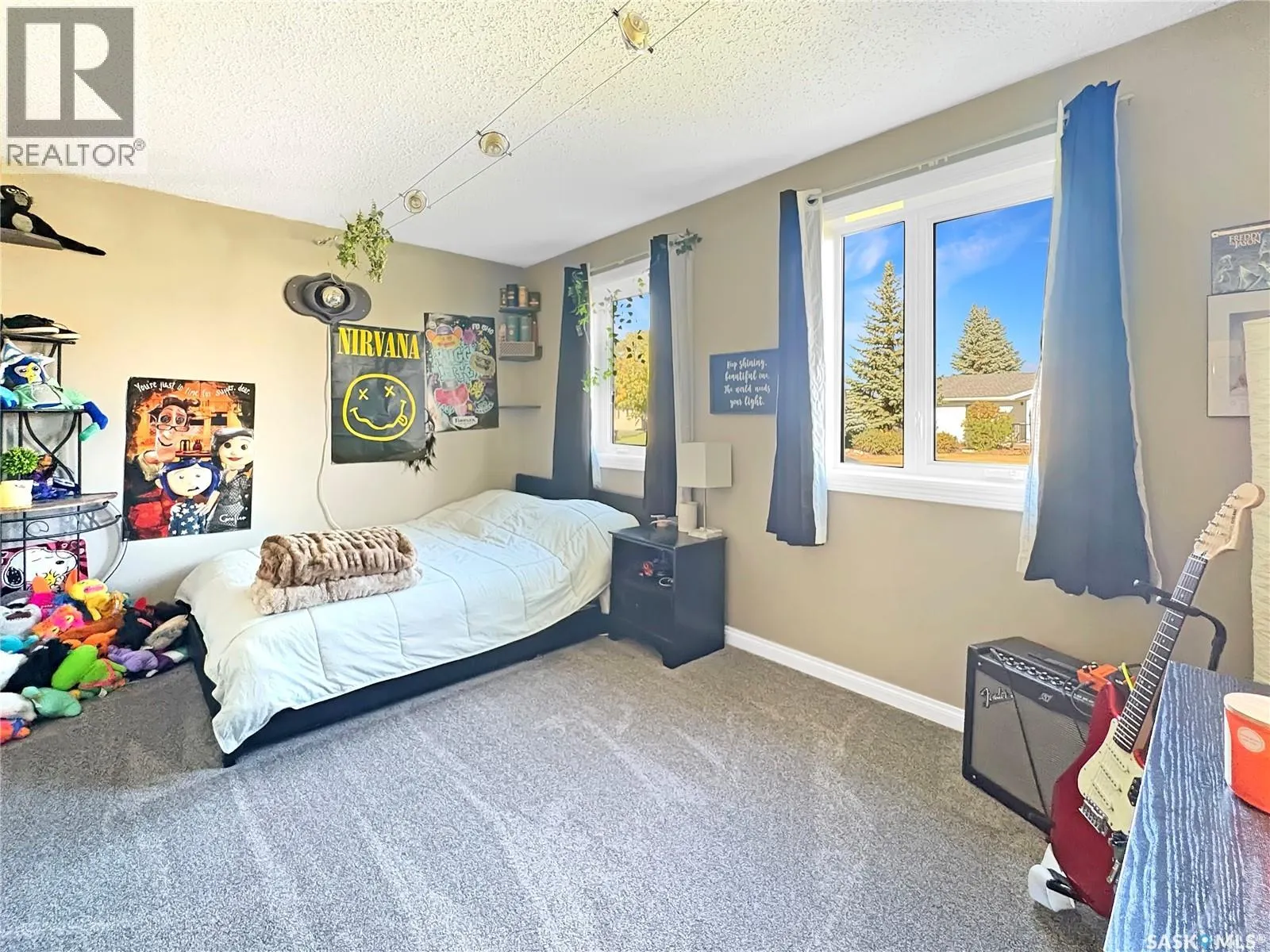 241 Riverbend CRESCENT