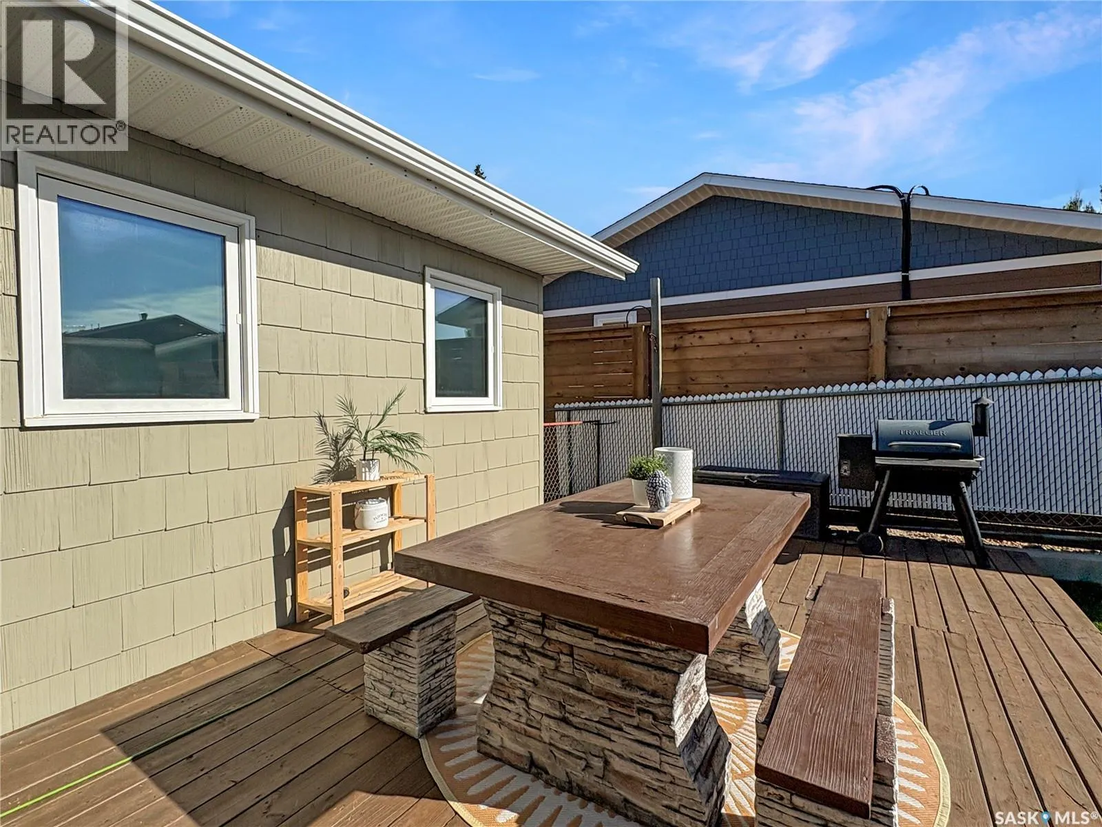 241 Riverbend CRESCENT