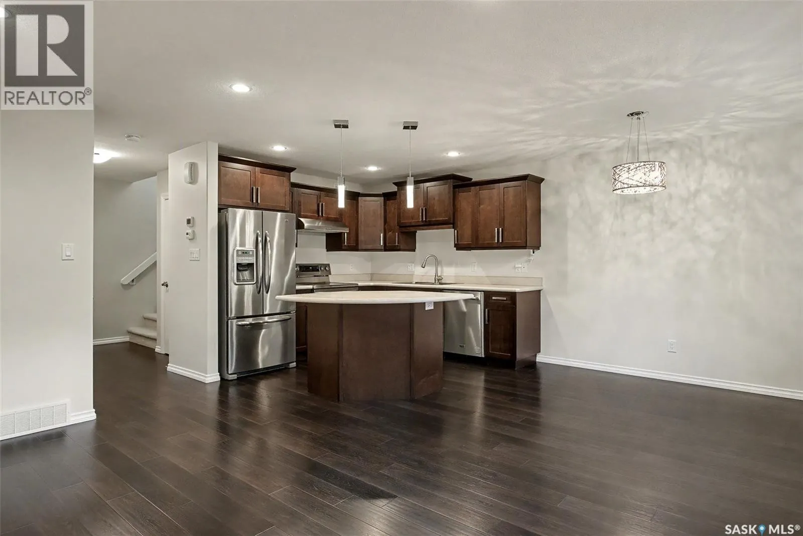 236 4002 Sandhill CRESCENT