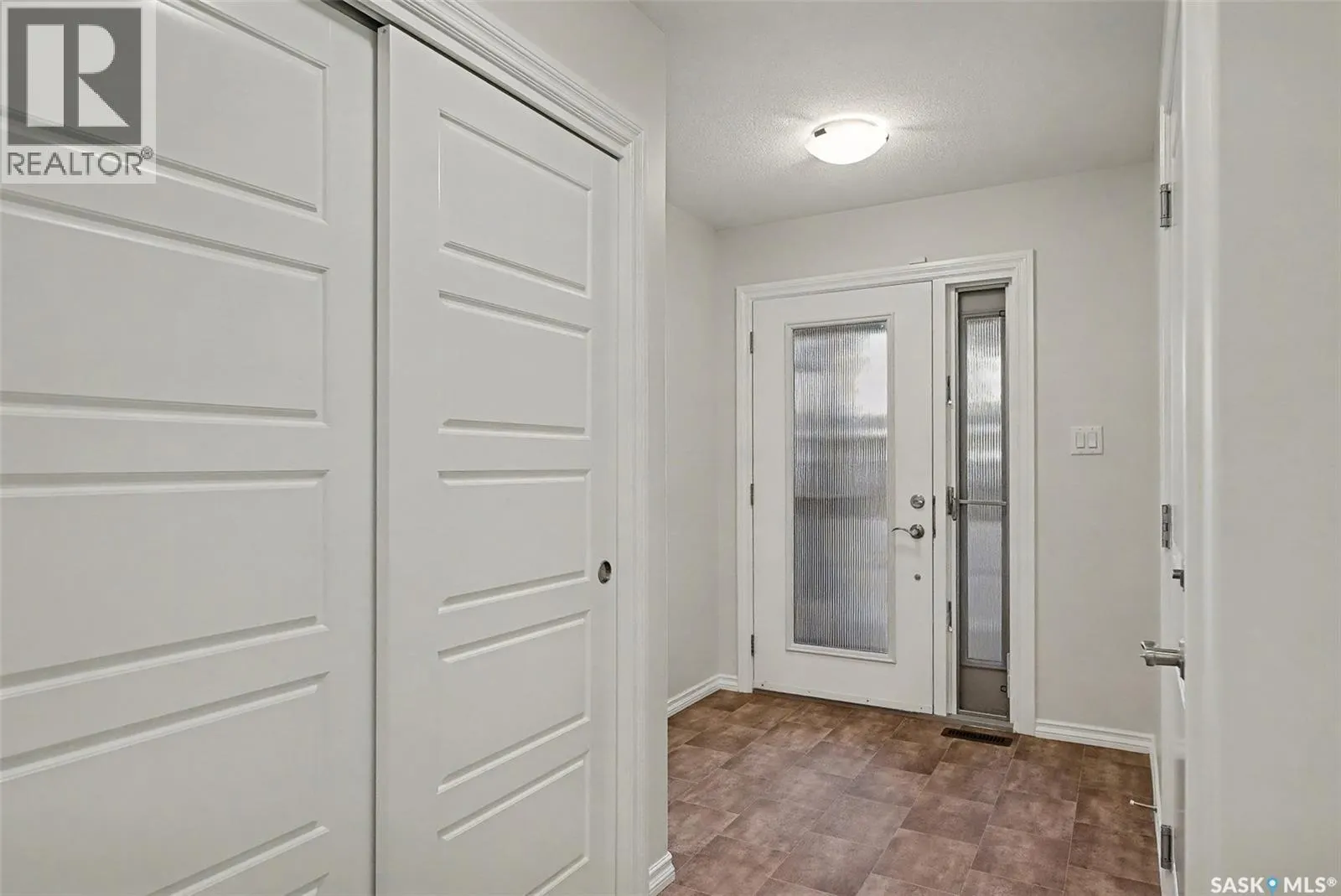 236 4002 Sandhill CRESCENT