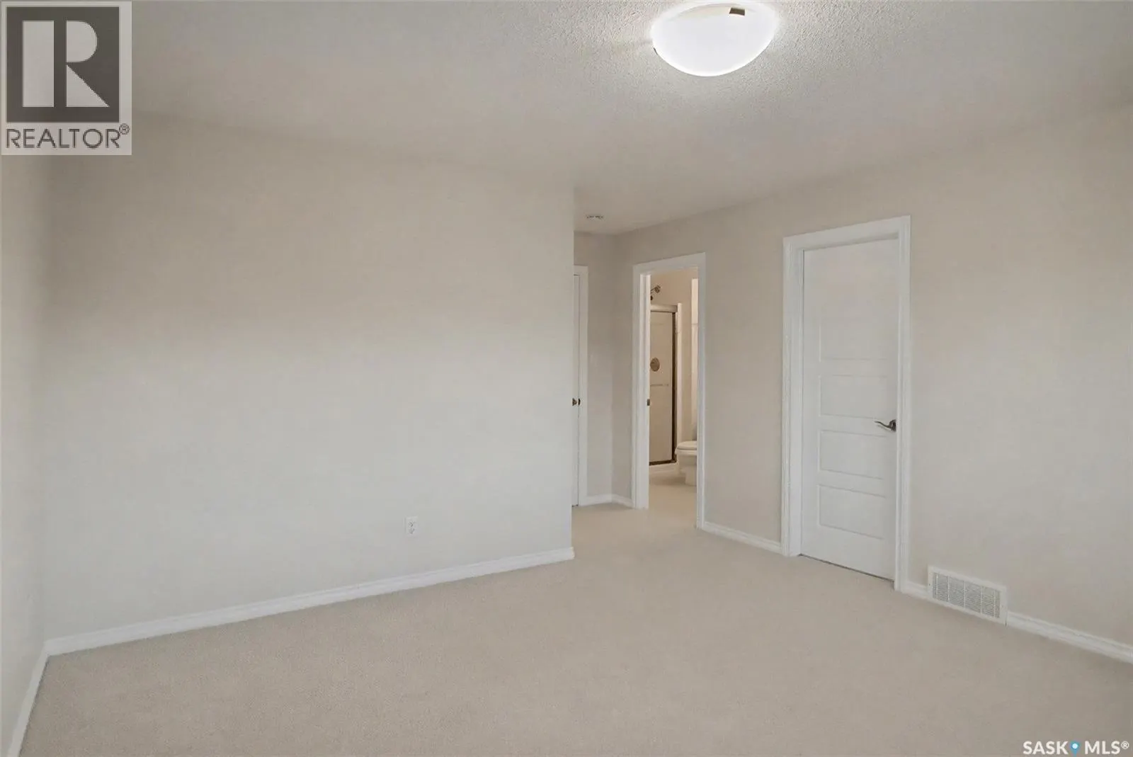 236 4002 Sandhill CRESCENT