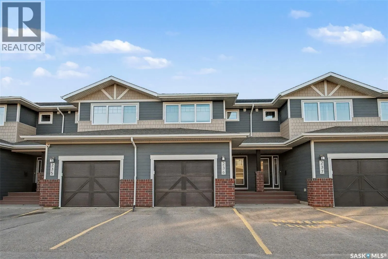 236 4002 Sandhill CRESCENT
