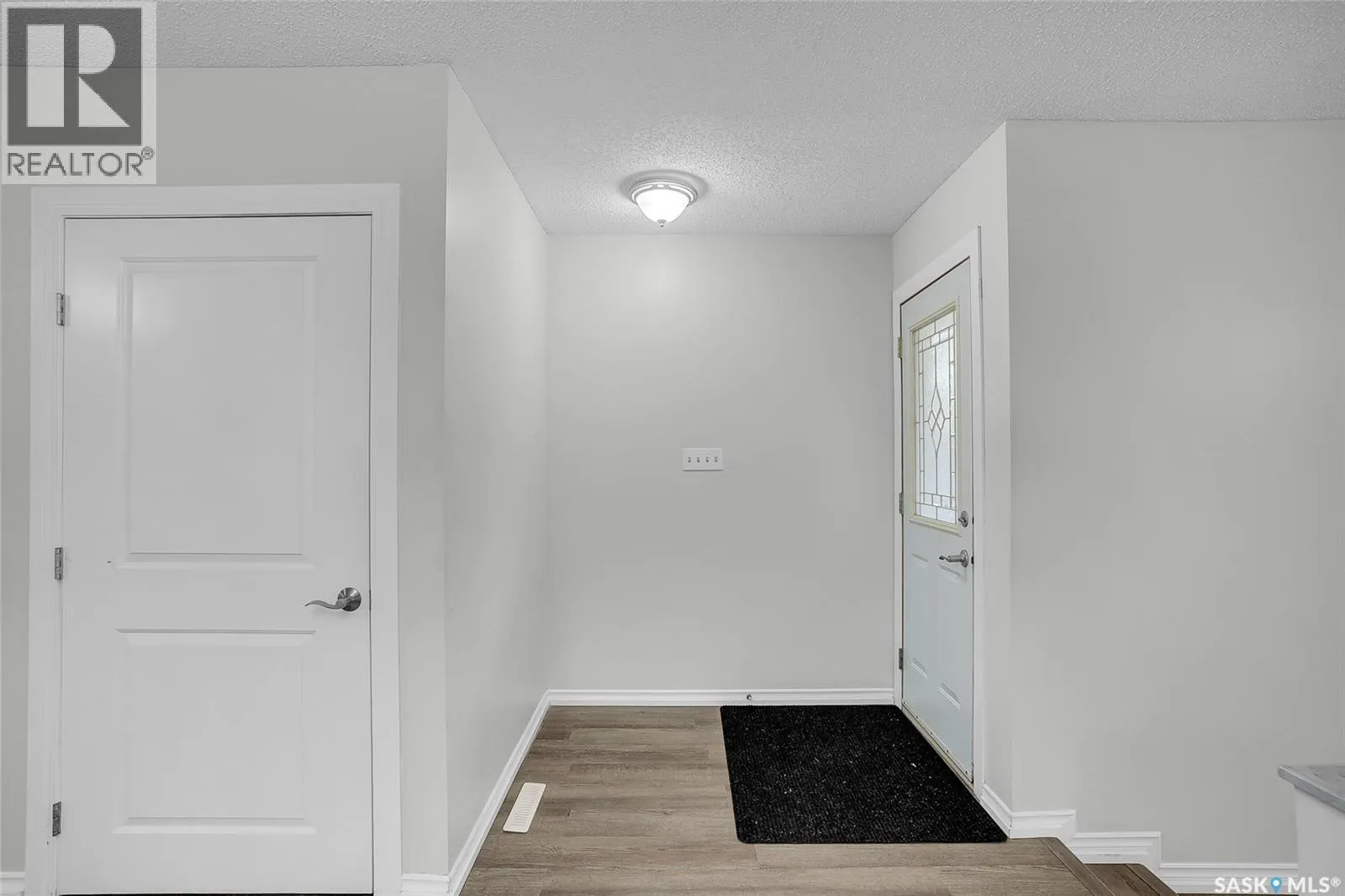 2703 Jarvis DRIVE
