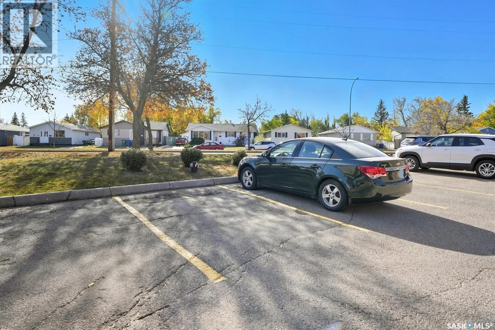 208 3302 33rd STREET W