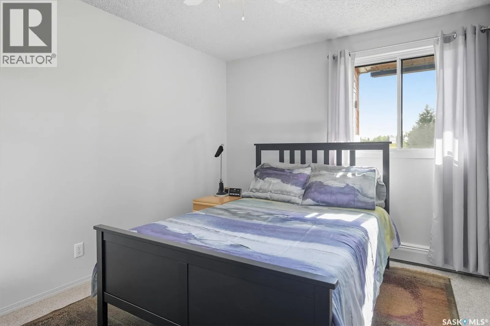 208 3302 33rd STREET W