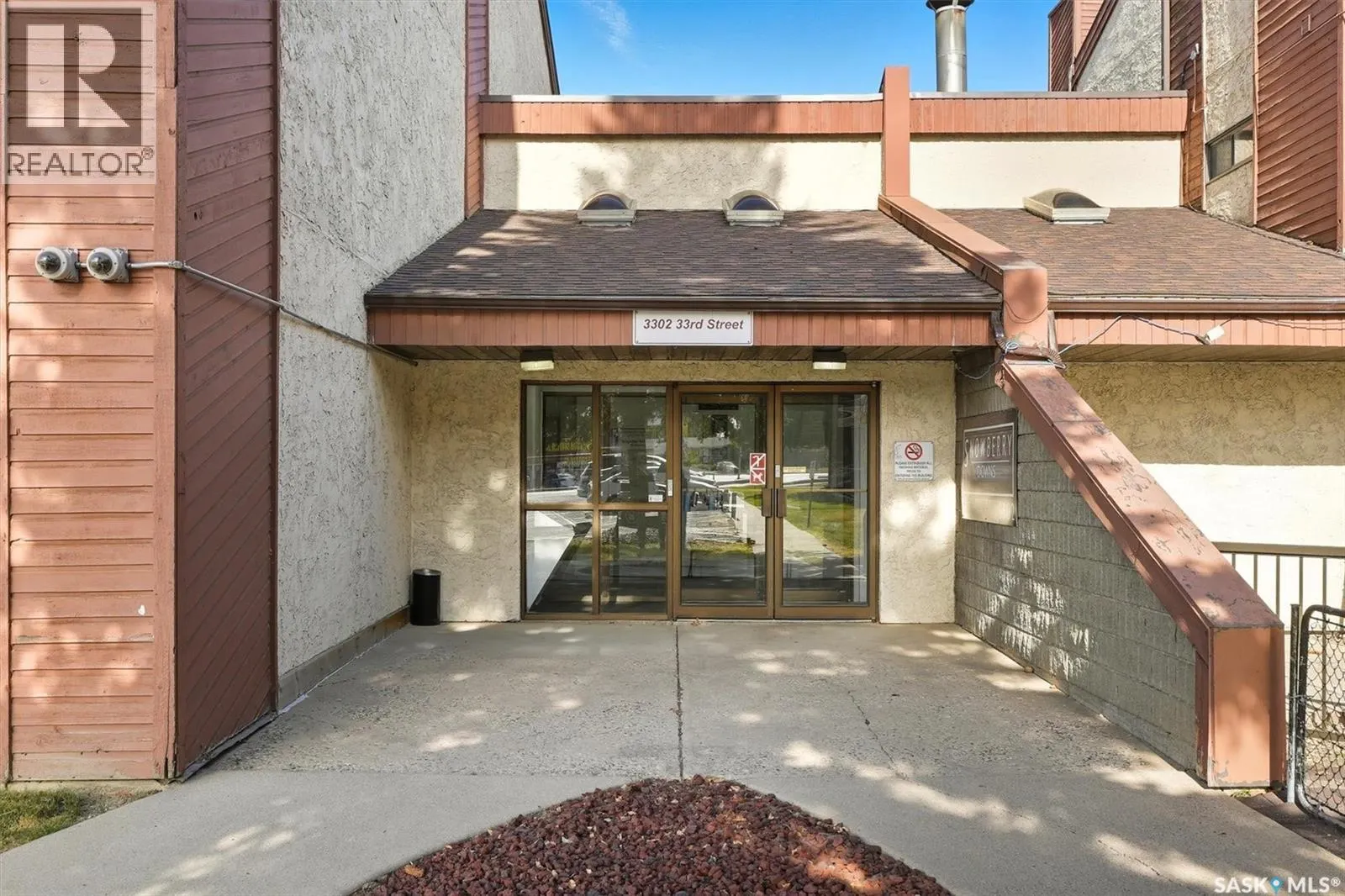 208 3302 33rd STREET W