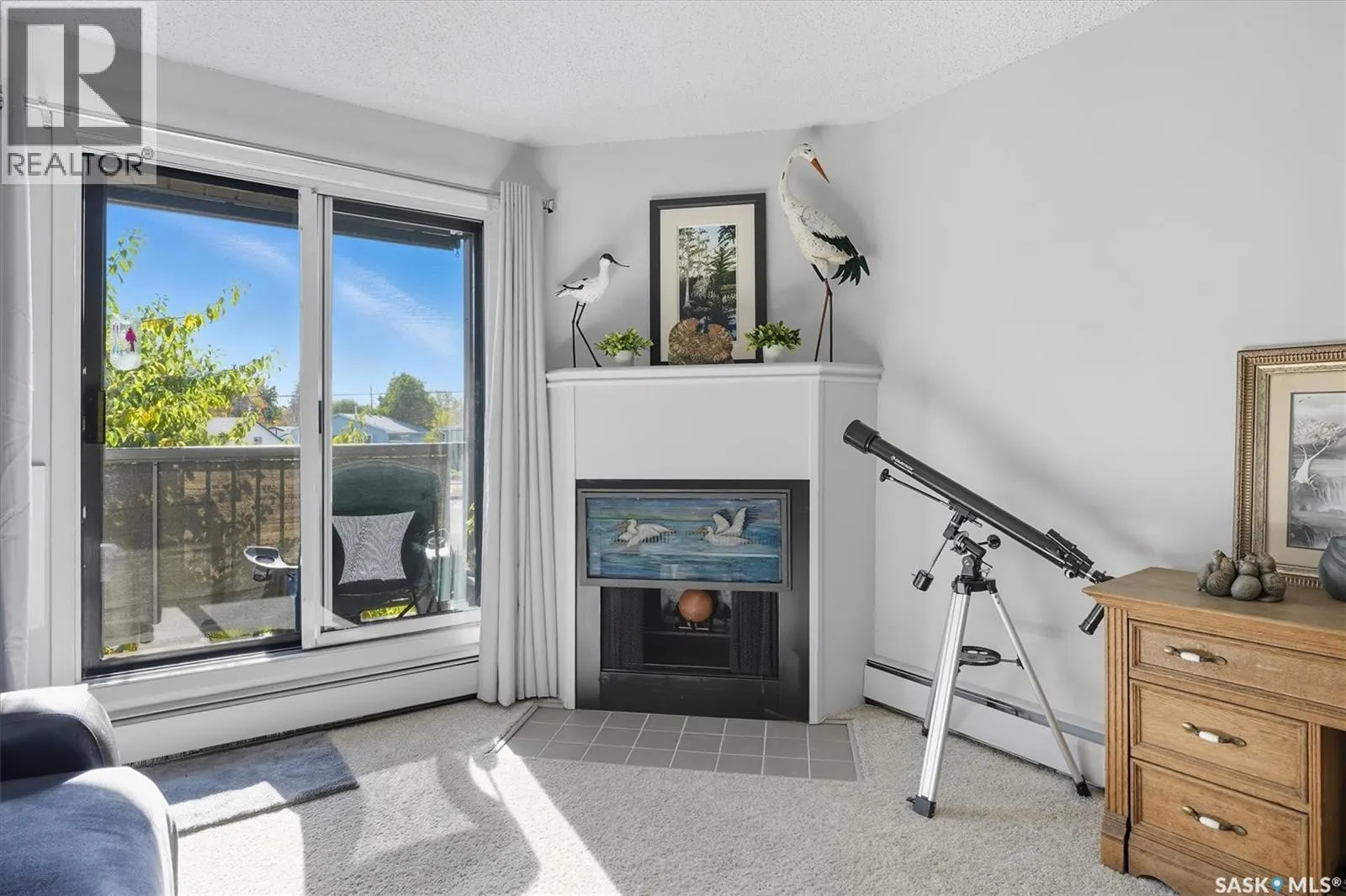 208 3302 33rd STREET W