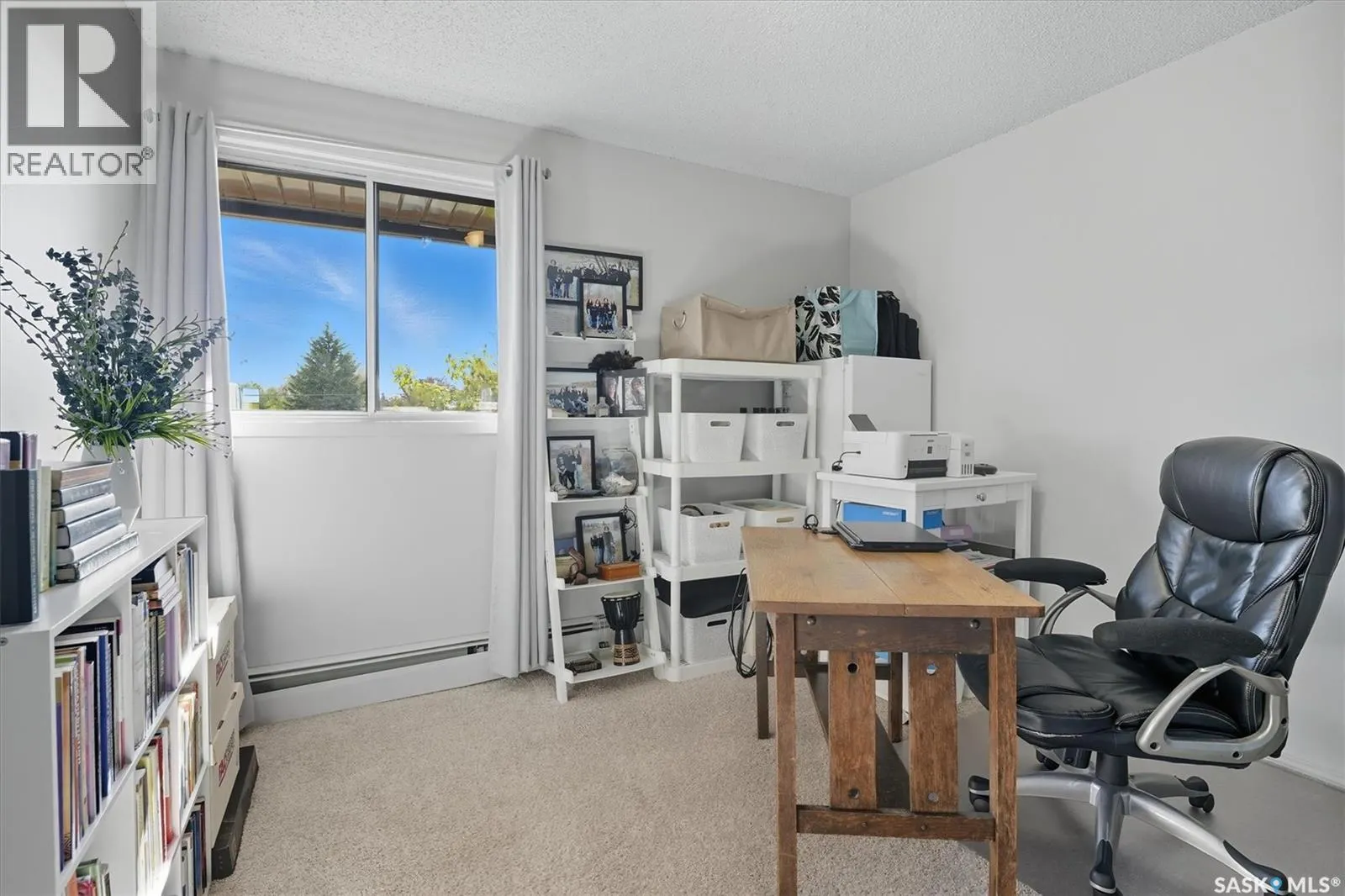 208 3302 33rd STREET W