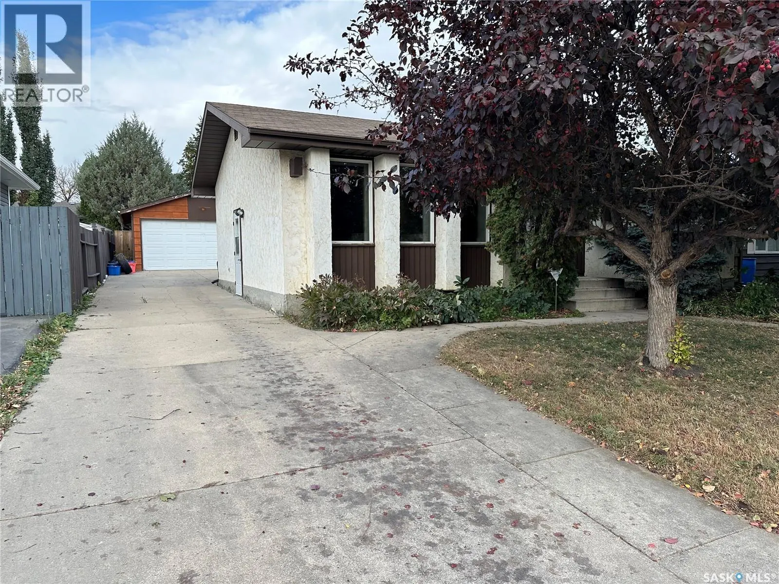 1214 McKercher DRIVE