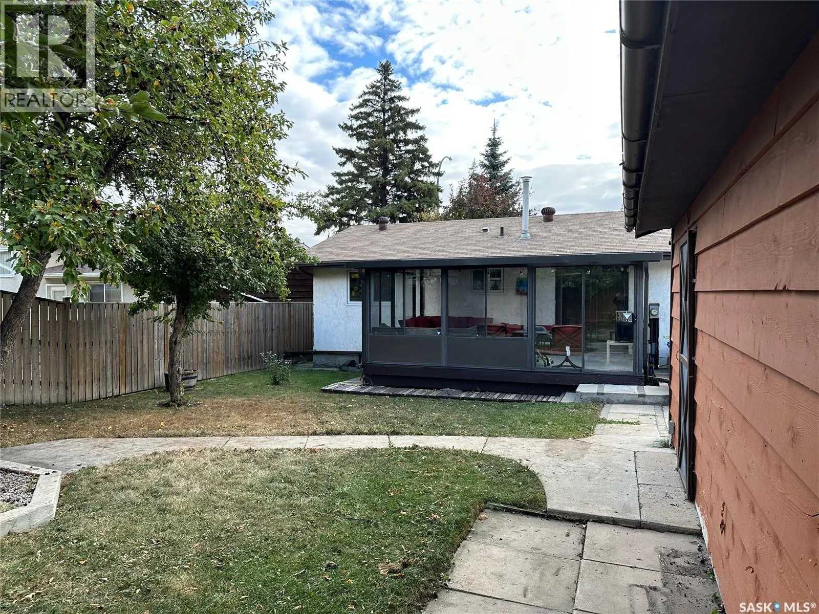 1214 McKercher DRIVE