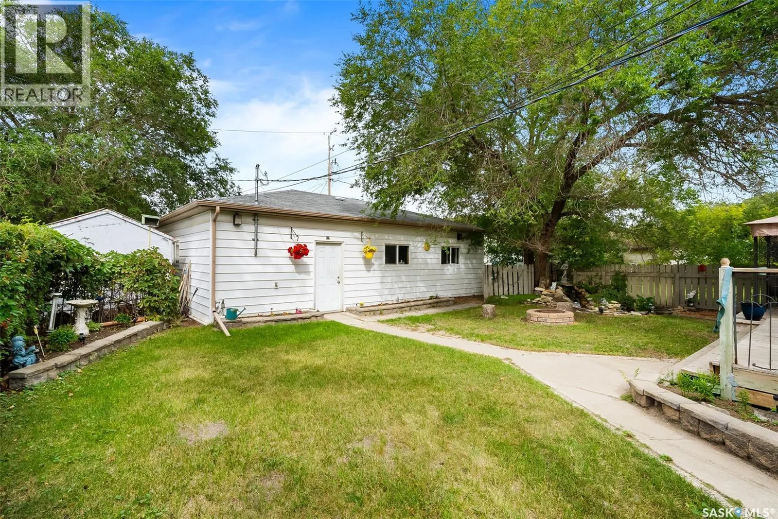 360 Angus STREET