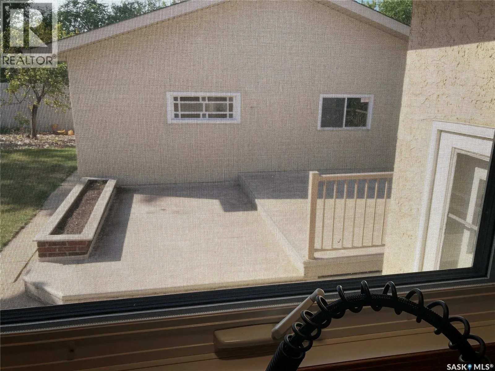 6 Noble CRESCENT