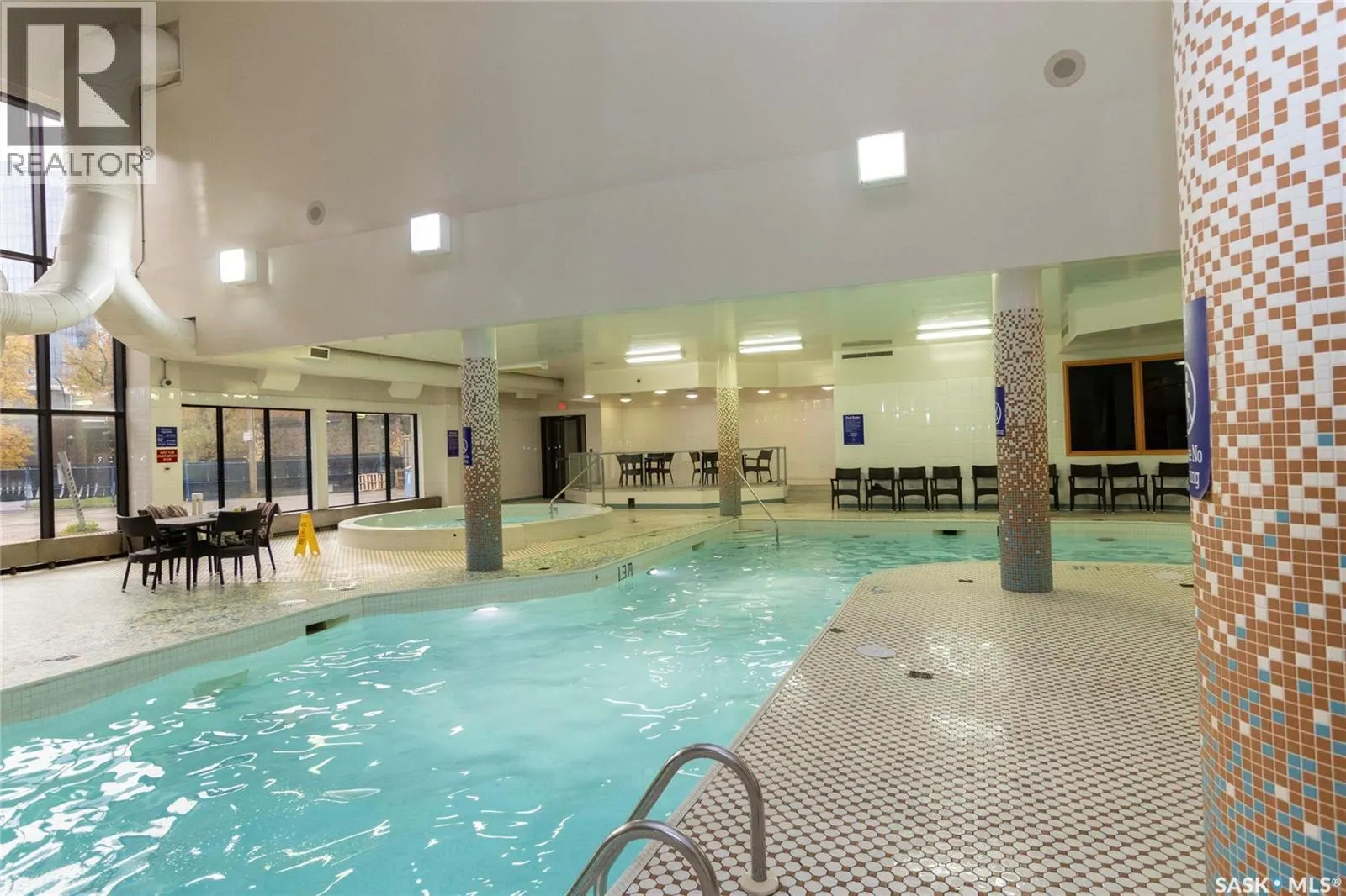 1780 424 Spadina CRESCENT E