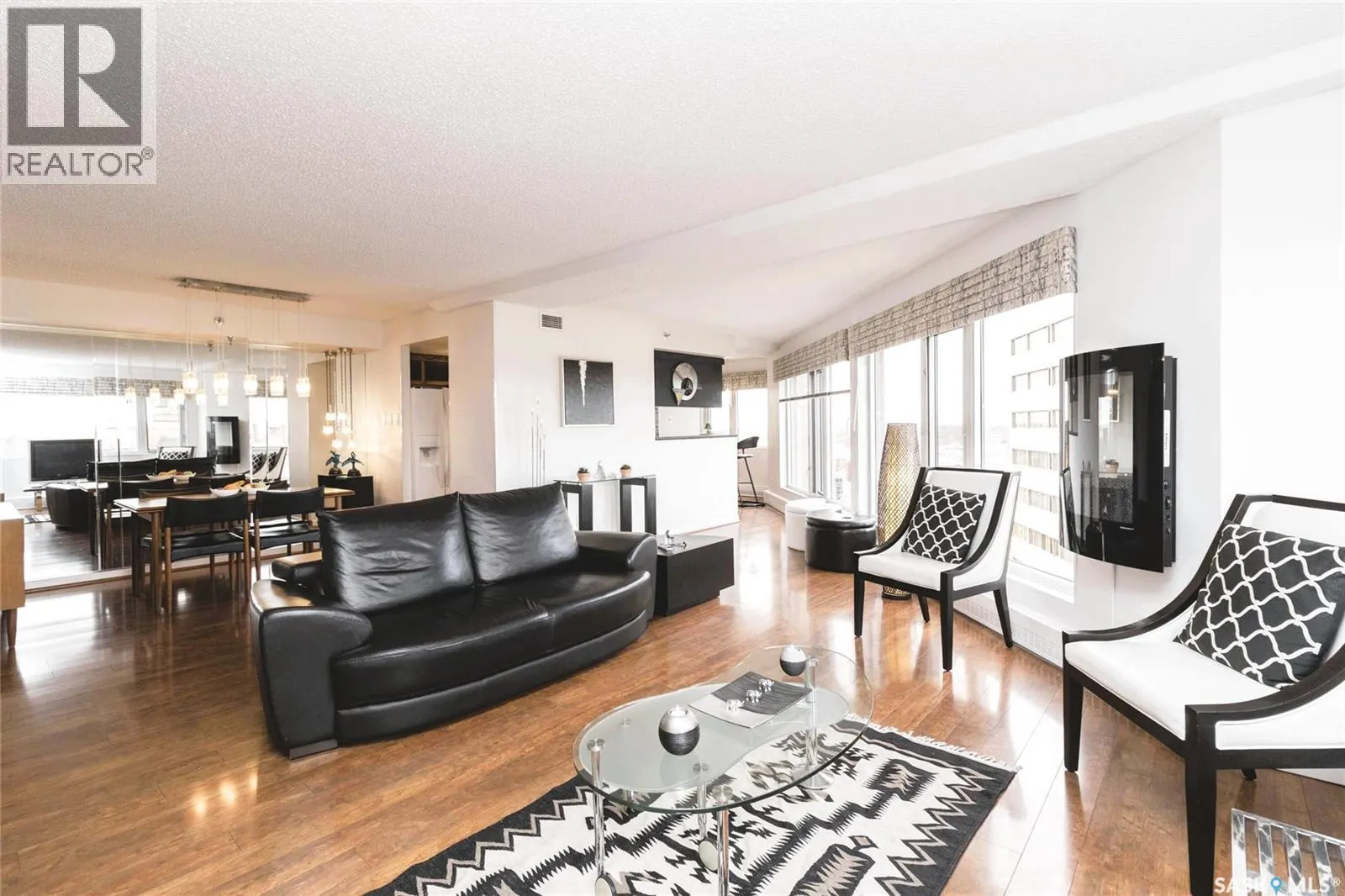 1780 424 Spadina CRESCENT E