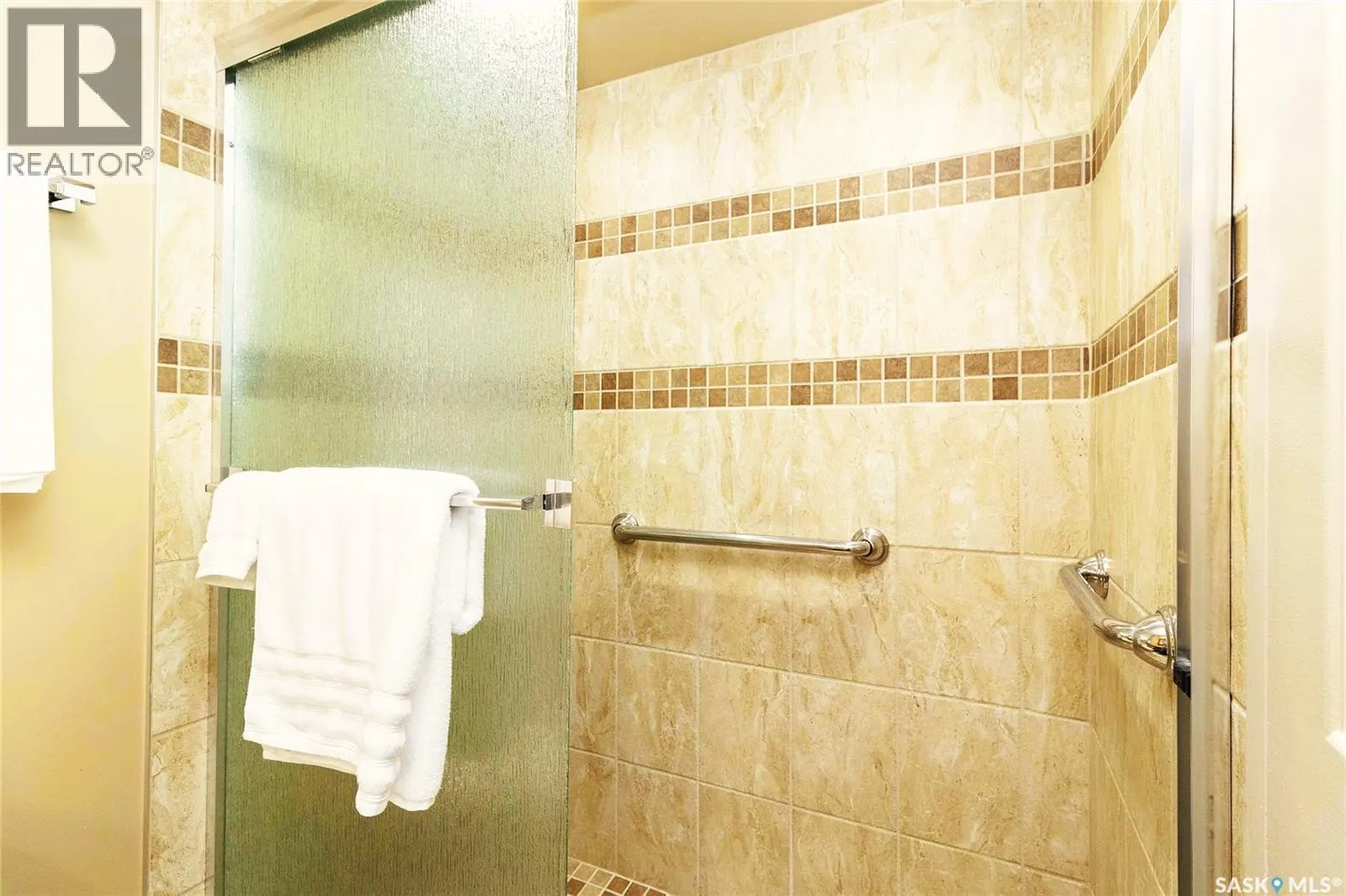 1780 424 Spadina CRESCENT E