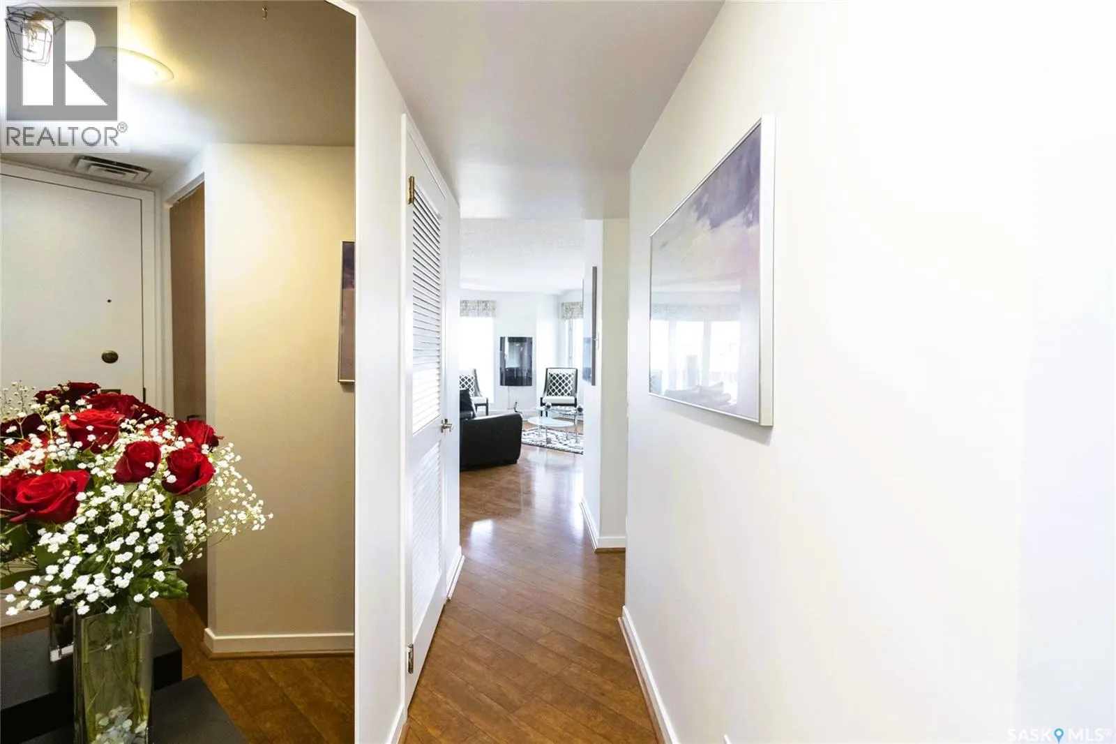 1780 424 Spadina CRESCENT E