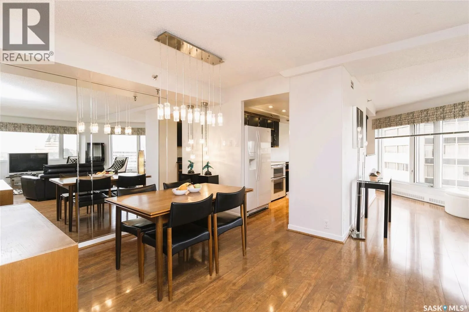 1780 424 Spadina CRESCENT E
