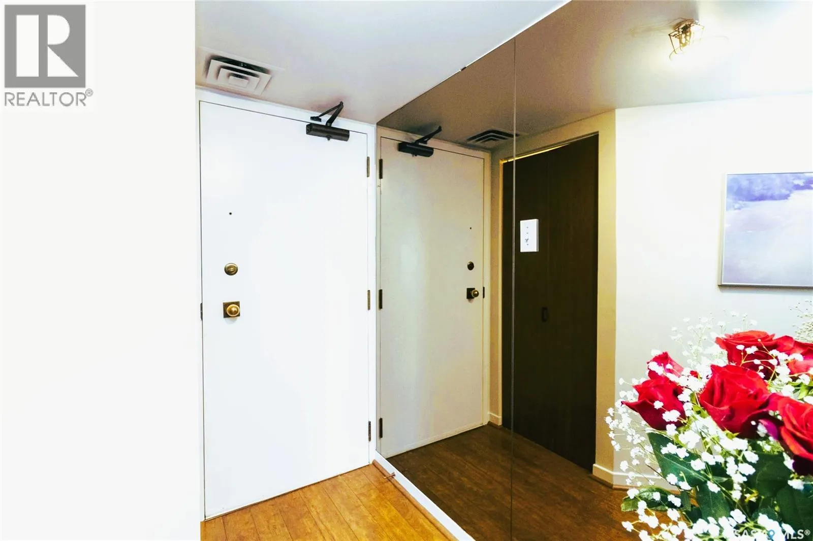 1780 424 Spadina CRESCENT E