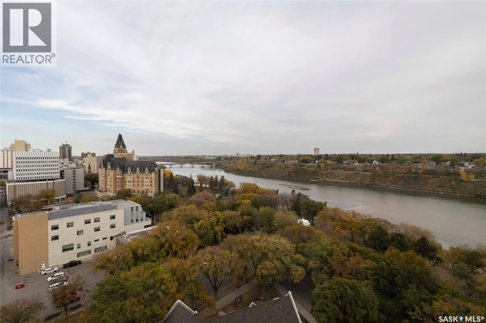 1780 424 Spadina CRESCENT E