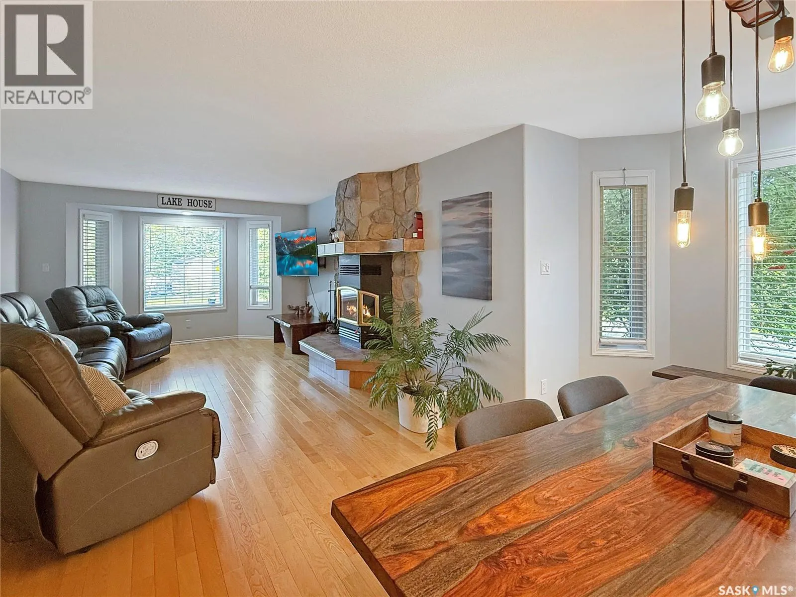 1 Pine DRIVE