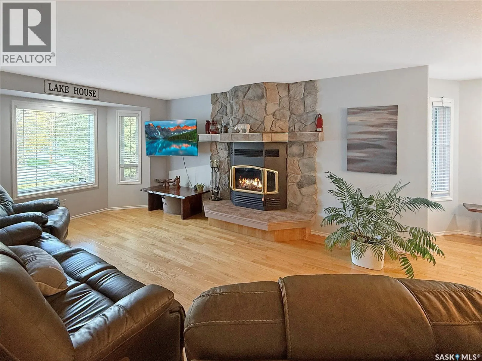 1 Pine DRIVE