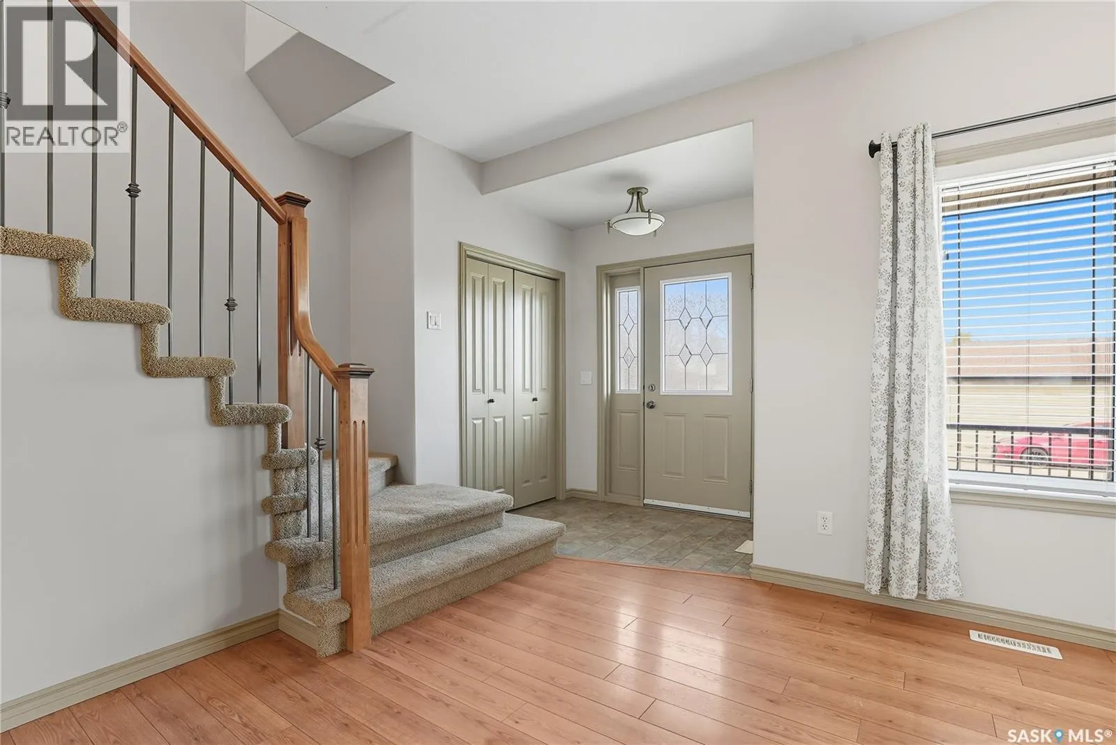 651 Willowgrove CRESCENT