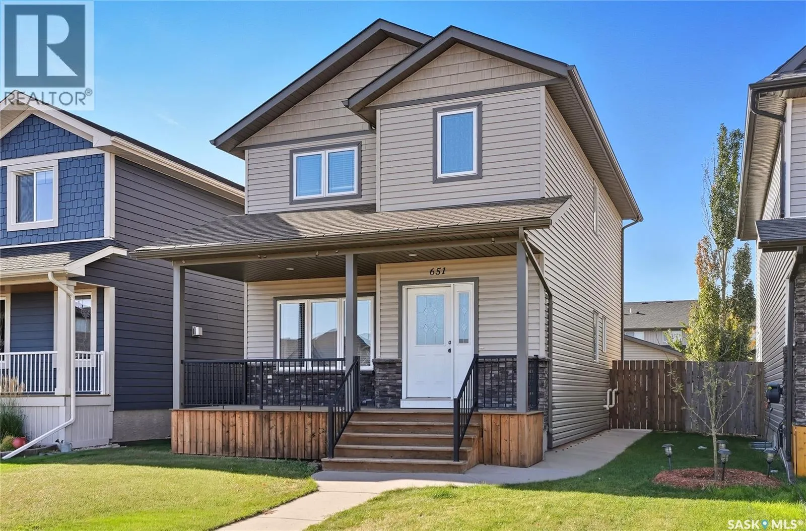 651 Willowgrove CRESCENT