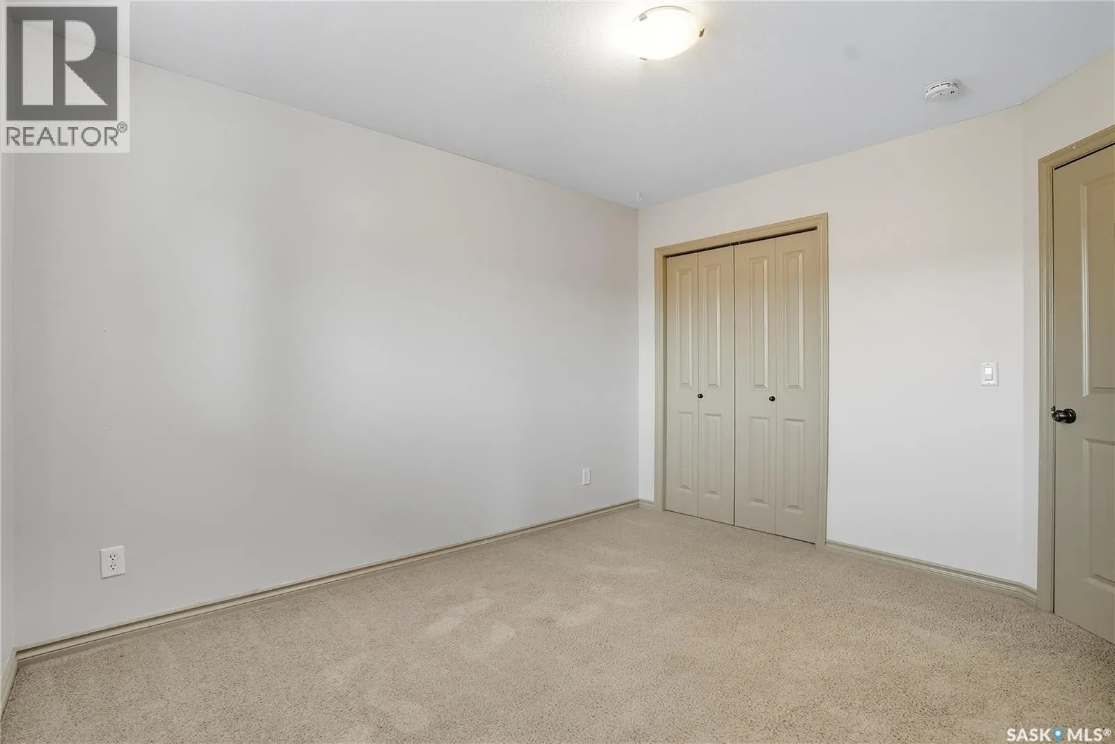 651 Willowgrove CRESCENT