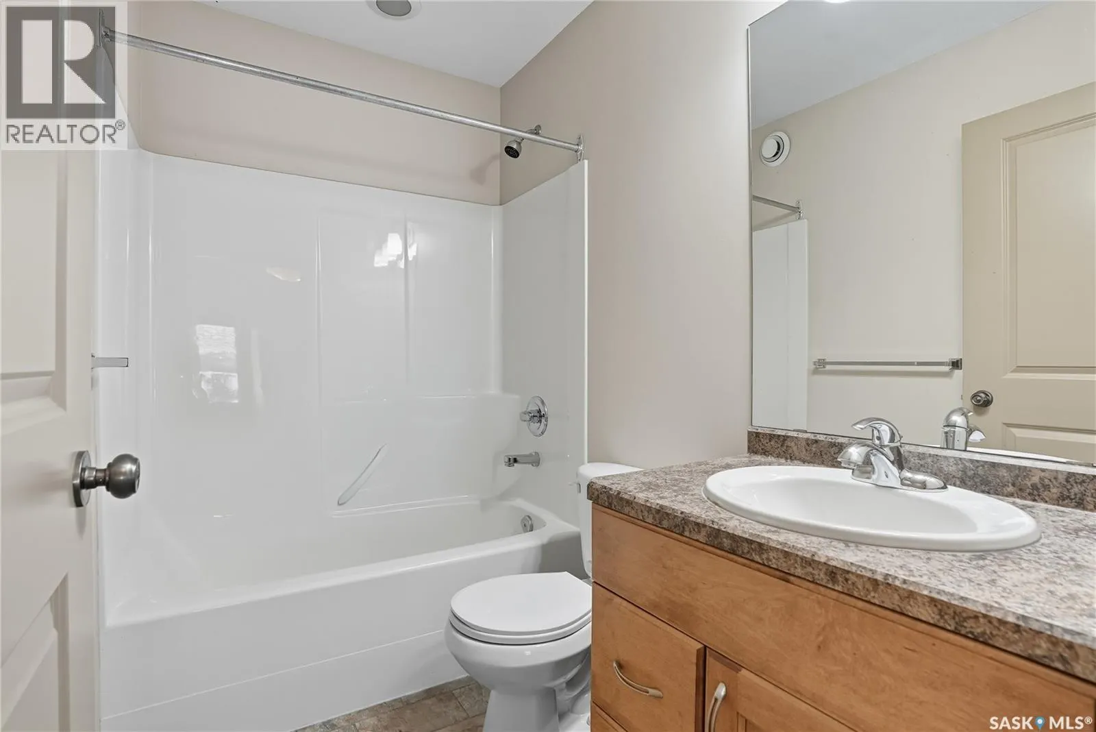 651 Willowgrove CRESCENT