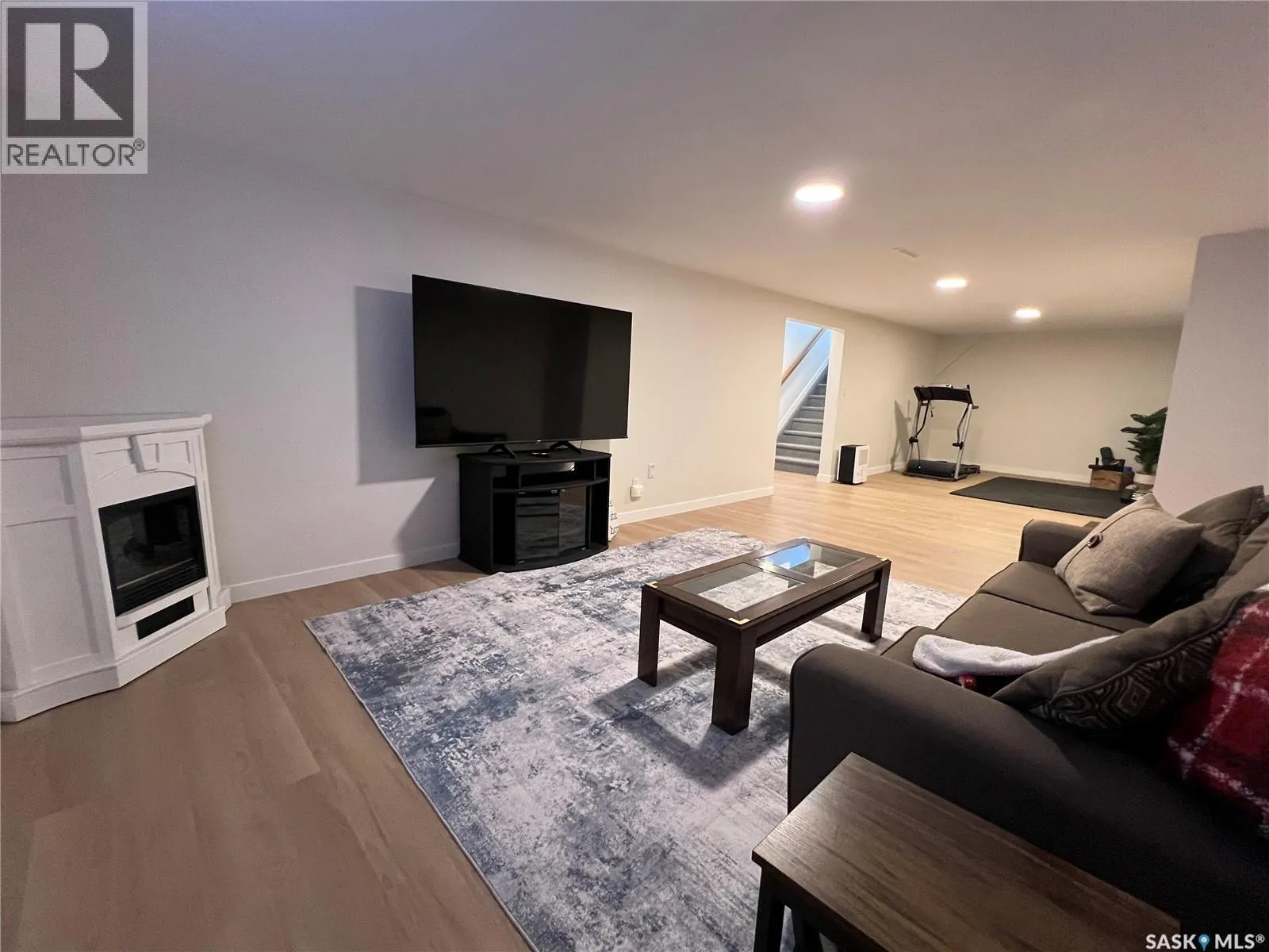 1121 Asquith DRIVE